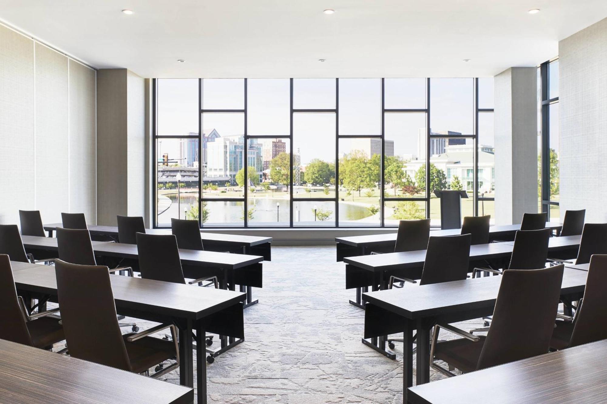 Hotel Ac By Marriott Downtown 4*